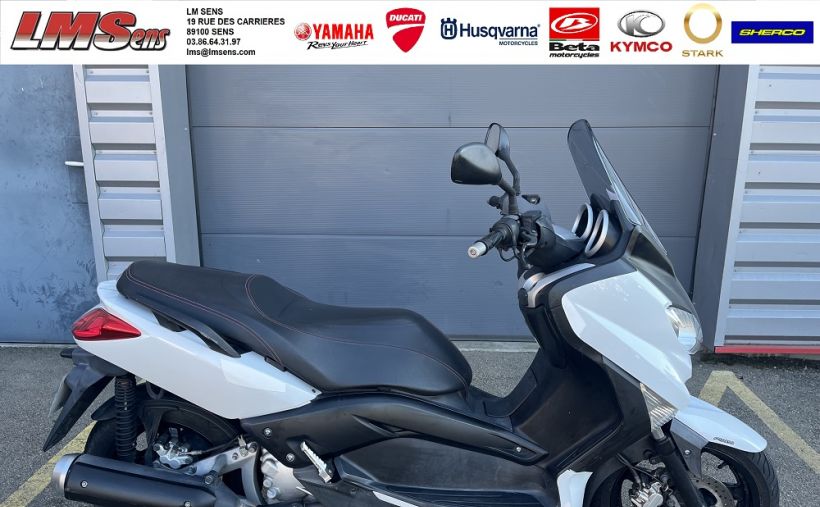 YAMAHA X-MAX 250 0