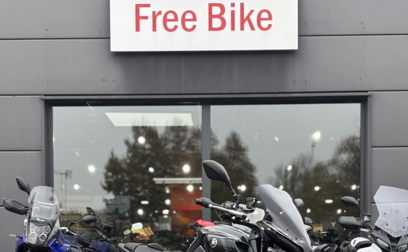YAMAHA MT-10 0