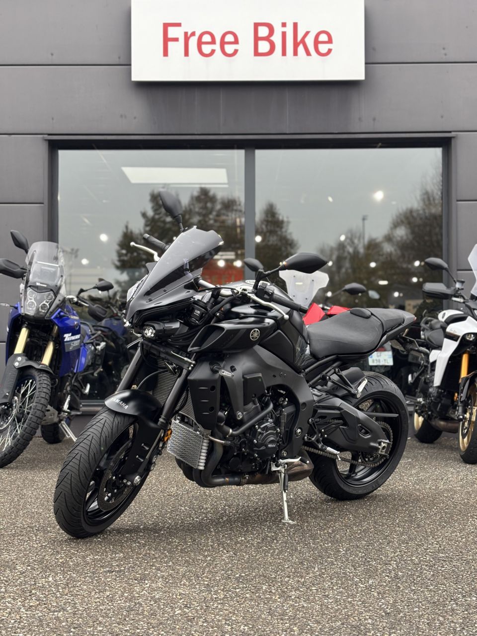 YAMAHA MT-10 3