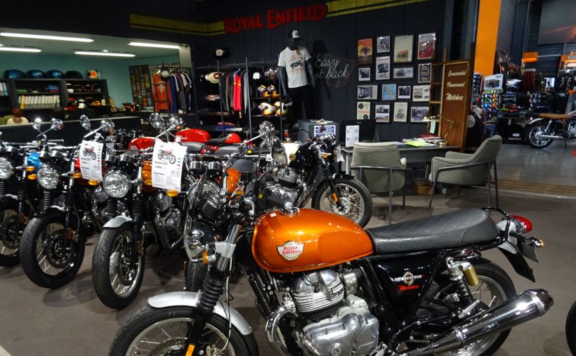ROYAL ENFIELD INTERCEPTOR 2