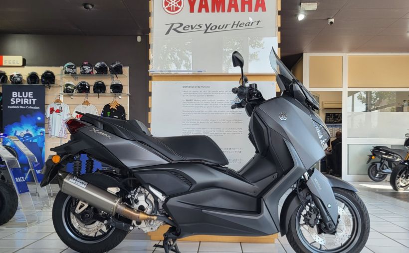 YAMAHA XMAX 300 1