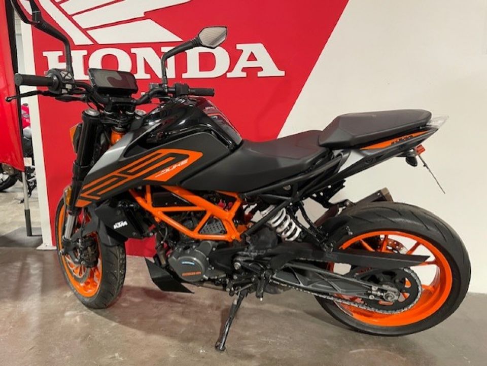KTM 125 DUKE ABS 3