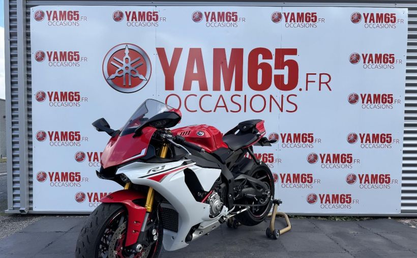 YAMAHA YZF 1000 R1 10