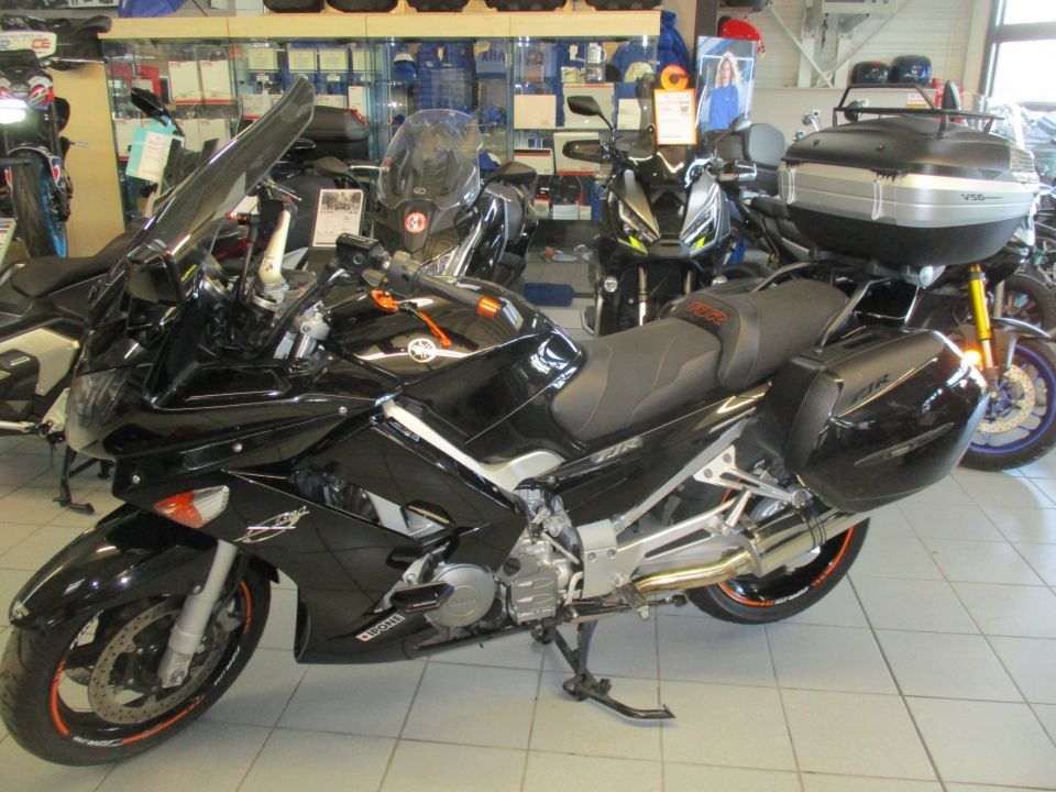 YAMAHA FJR 1300 ABS 0