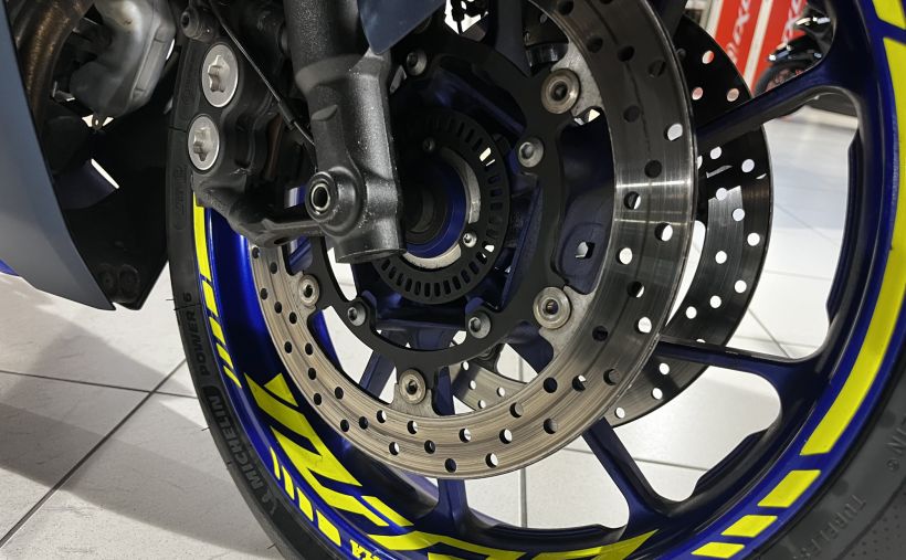 YAMAHA YZF-R7 10