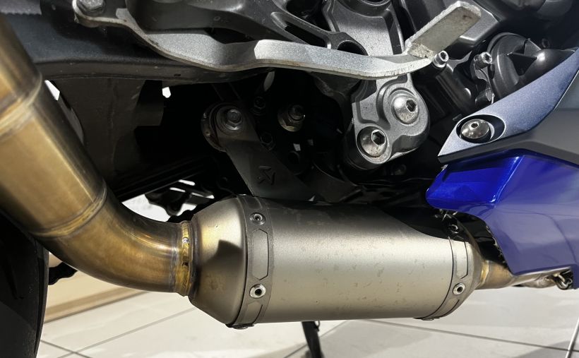 YAMAHA YZF-R7 12