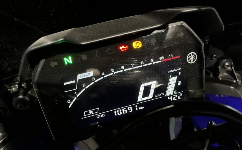 YAMAHA YZF-R7 13