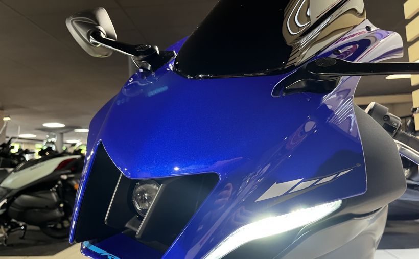 YAMAHA YZF-R7 14
