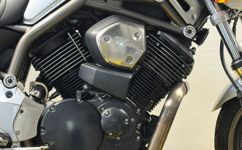 YAMAHA BT 1100 BULLDOG 11