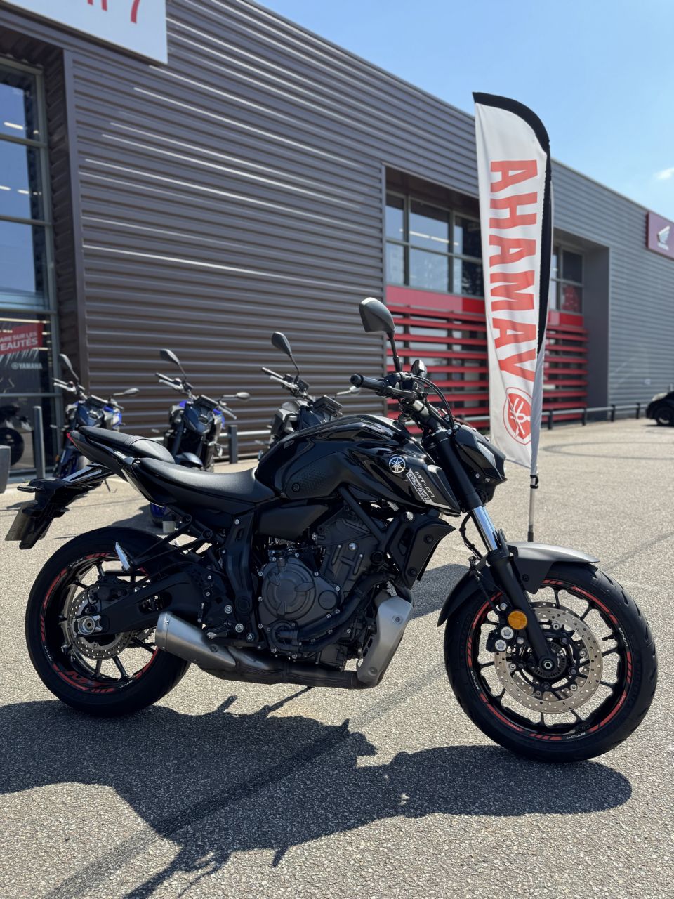 YAMAHA MT-07 4