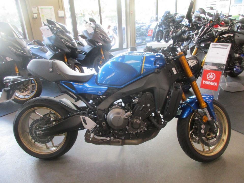 YAMAHA XSR 900 2