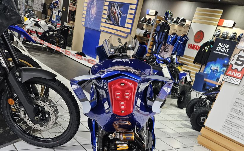 YAMAHA YZF-R6 1