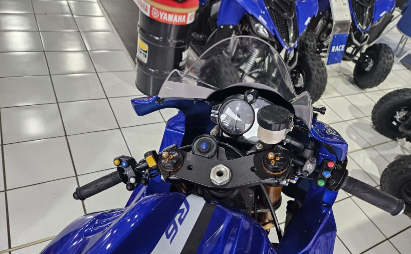 YAMAHA YZF-R6 2