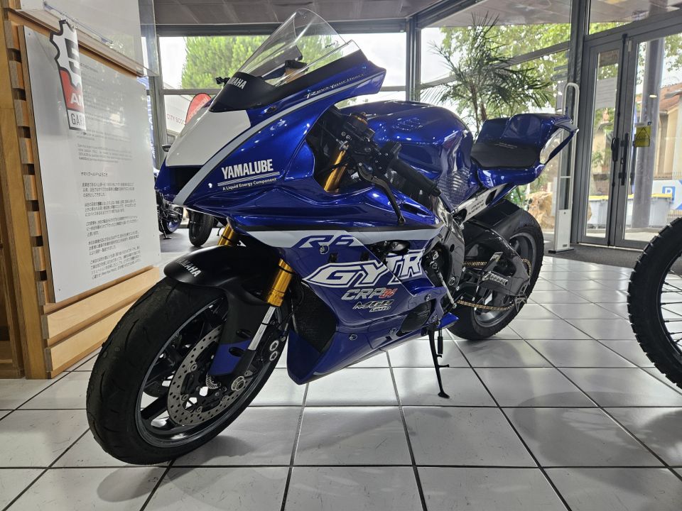 YAMAHA YZF-R6 10