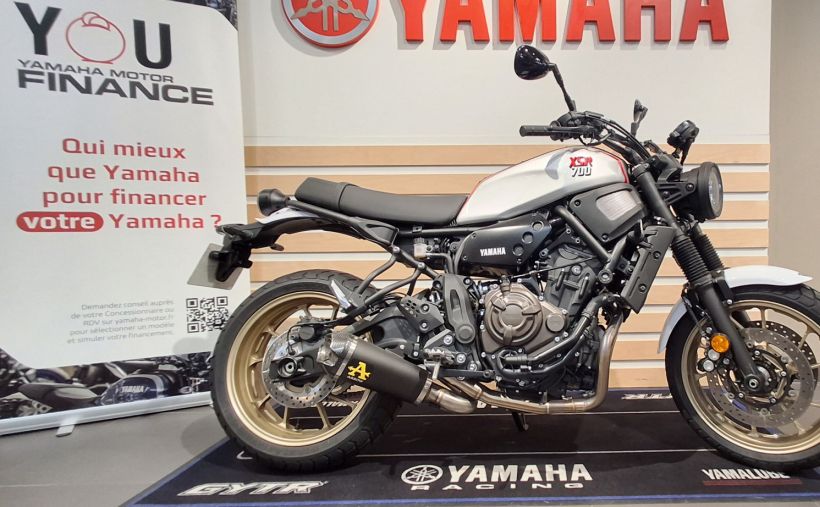 YAMAHA XSR 700 XTRIBUTE 0