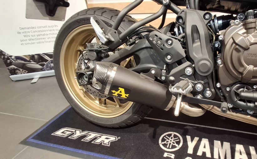 YAMAHA XSR 700 XTRIBUTE 1