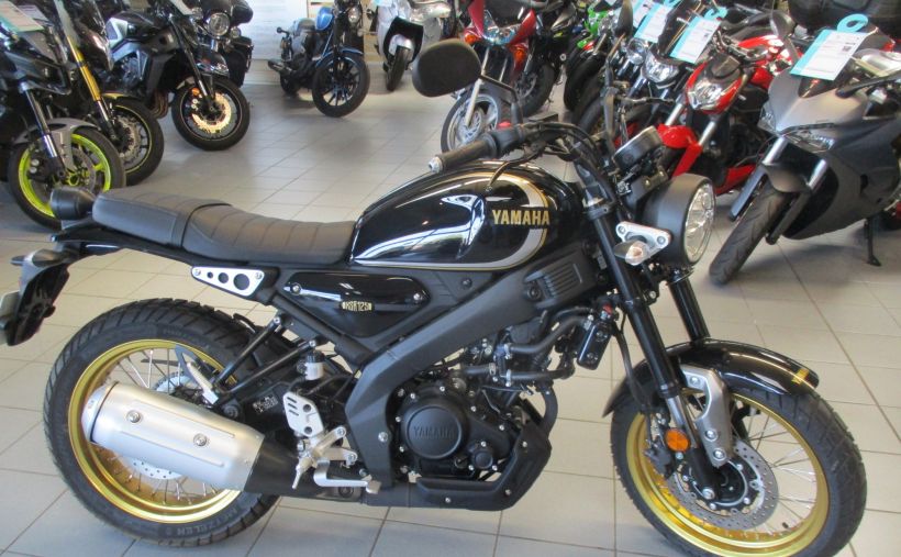 YAMAHA XSR 125 Legacy 0