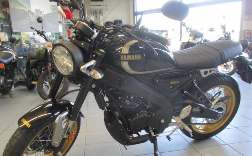 YAMAHA XSR 125 Legacy 20