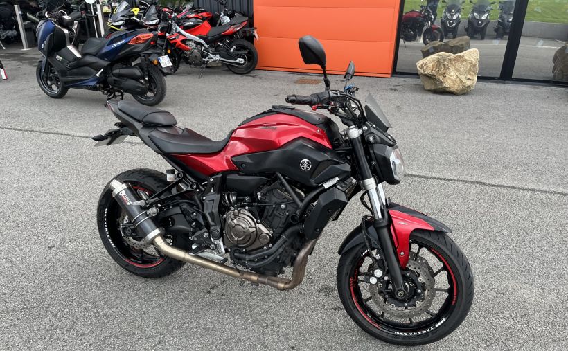 YAMAHA MT-07 (47.5CV) 10