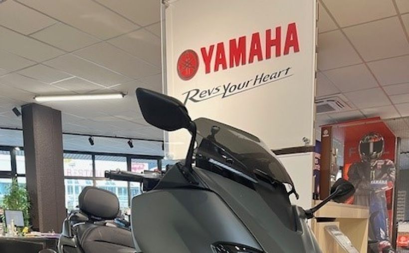 YAMAHA XP T-MAX 560 TECH MAX KAMO 1