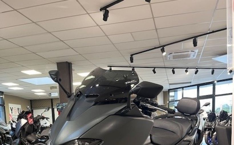 YAMAHA XP T-MAX 560 TECH MAX KAMO 2