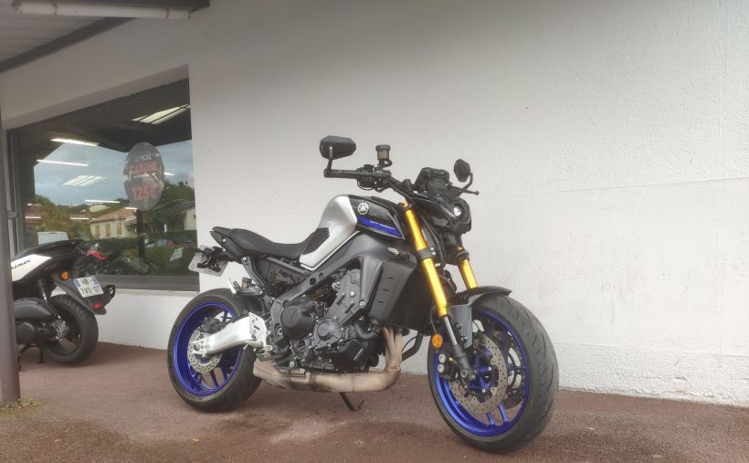 YAMAHA MT-09 SP 1