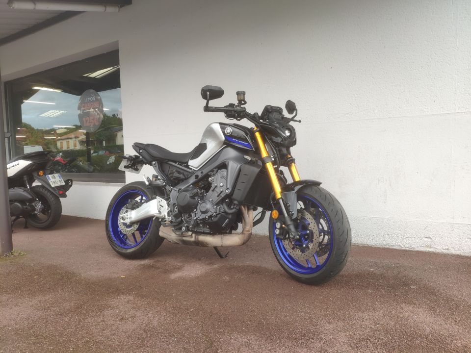 YAMAHA MT-09 SP 1