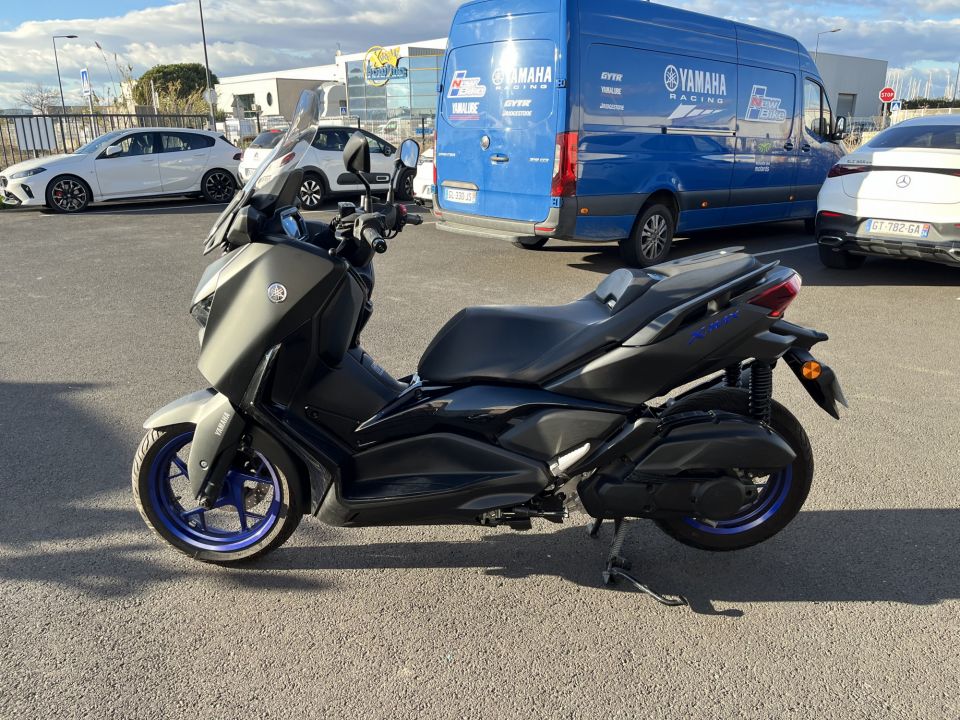 YAMAHA X-MAX 125 0