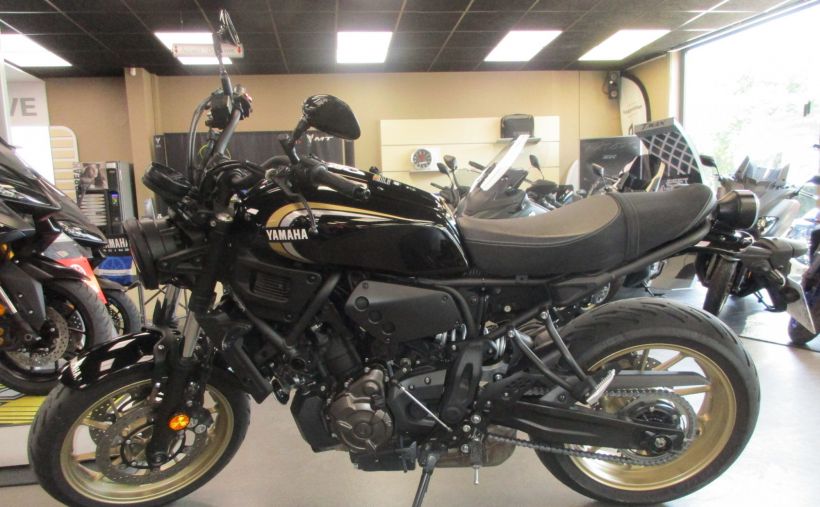YAMAHA XSR 700 0