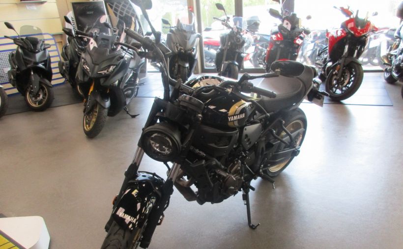 YAMAHA XSR 700 1