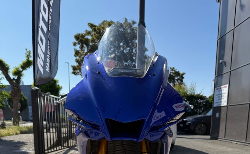 YAMAHA YZF 1000 R1 5