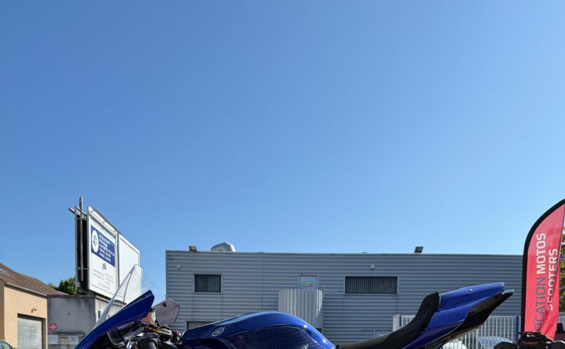 YAMAHA YZF 1000 R1 2