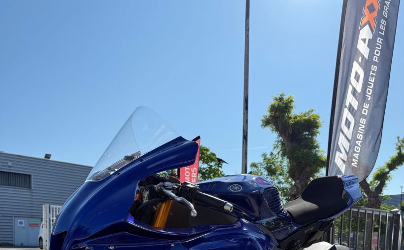YAMAHA YZF 1000 R1 4