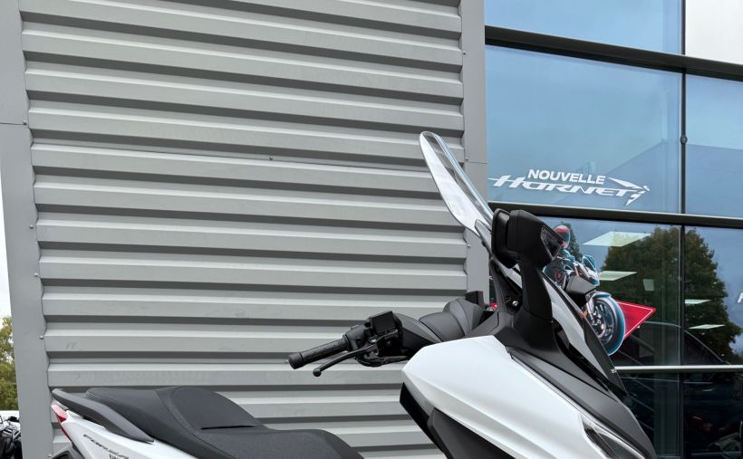 HONDA NSS FORZA 125 8