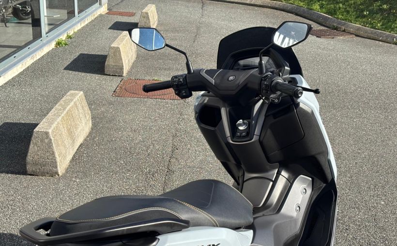 YAMAHA NMAX 125 TECH MAX 10