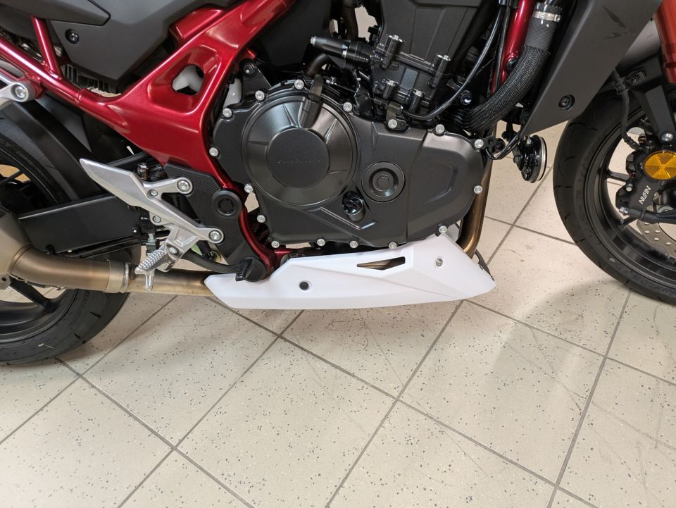 HONDA CB 750 HORNET 30