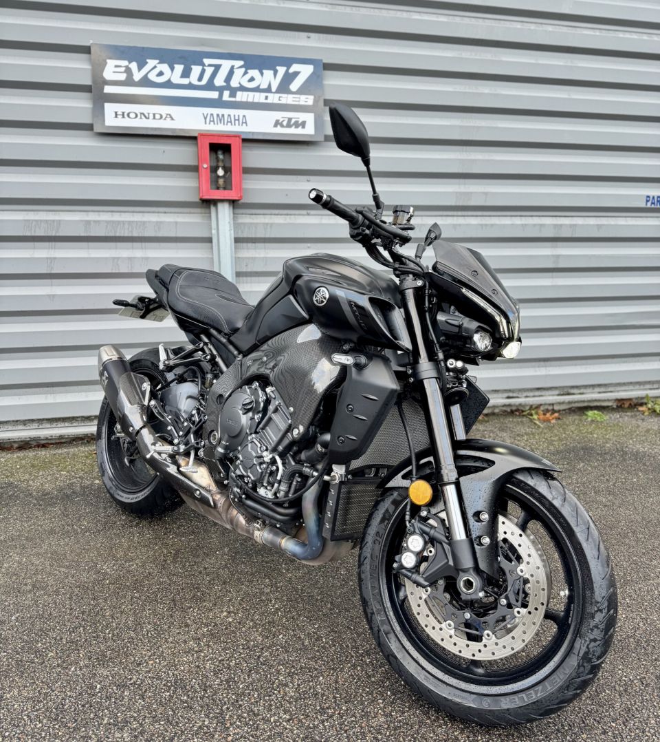 YAMAHA MT-10 4