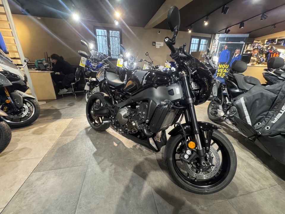 YAMAHA XSR 900 1