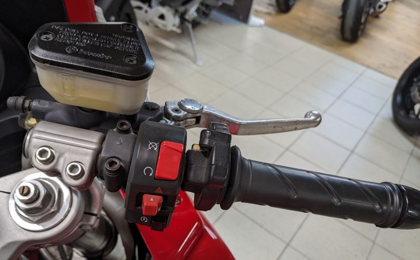 DUCATI ST3 17