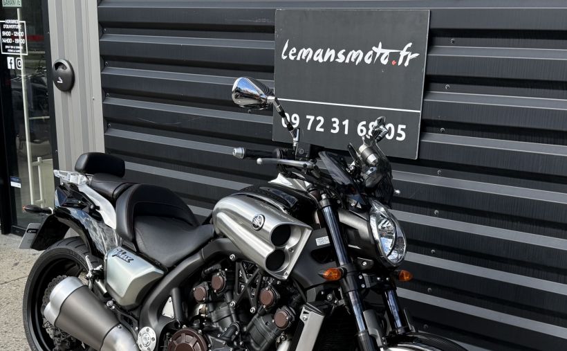 YAMAHA V-MAX 1700 0