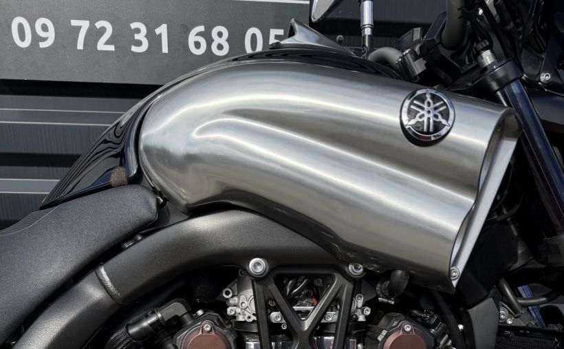 YAMAHA V-MAX 1700 25