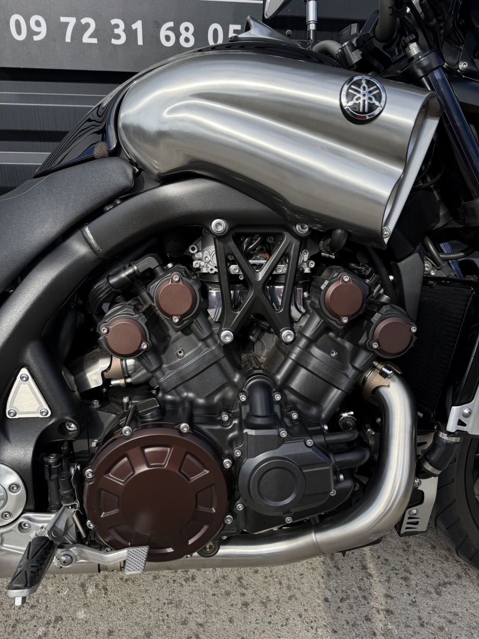 YAMAHA V-MAX 1700 25