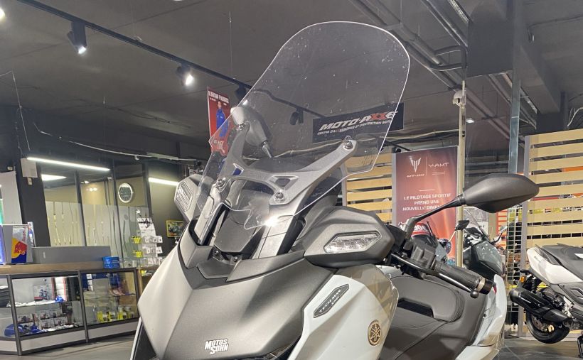 YAMAHA XMAX 125 TECH MAX 4