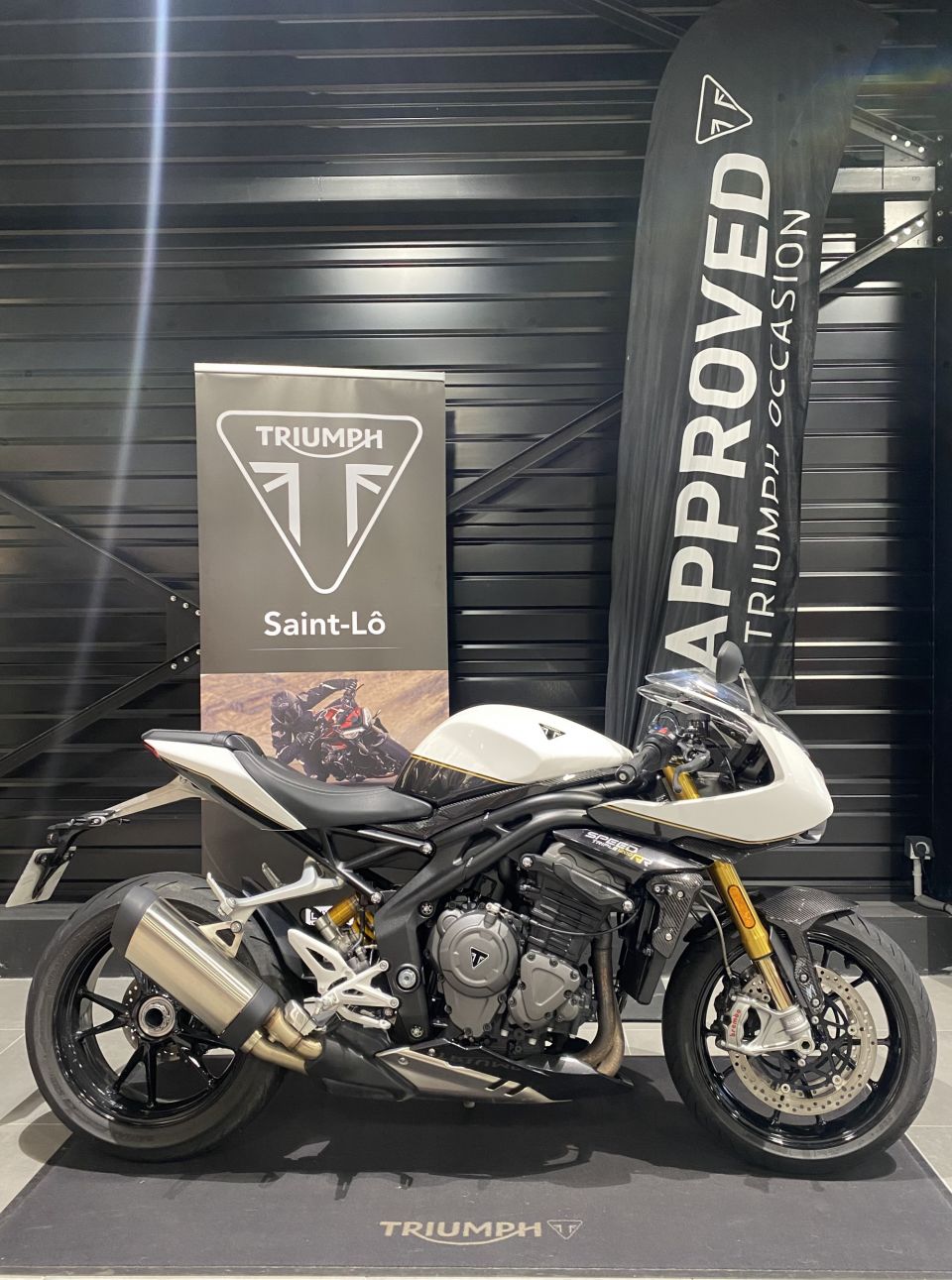 TRIUMPH SPEED TRIPLE 1200 RR 0