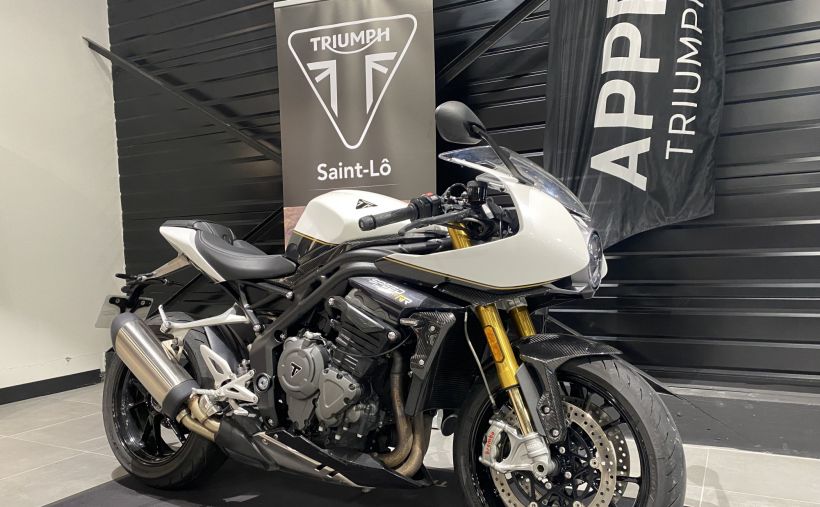TRIUMPH SPEED TRIPLE 1200 RR 1