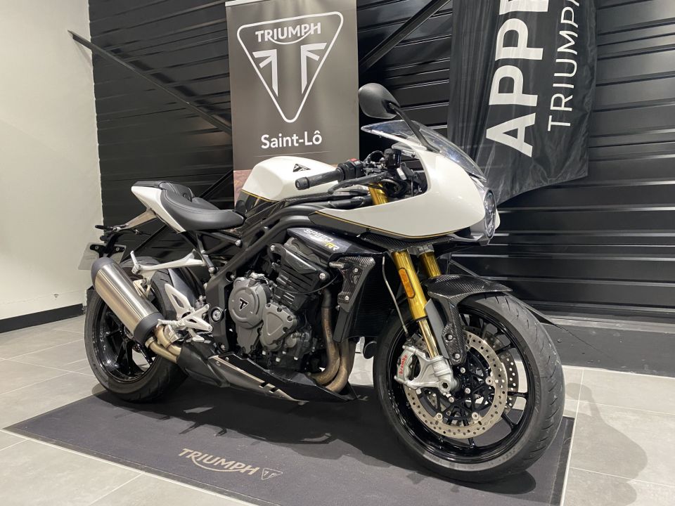 TRIUMPH SPEED TRIPLE 1200 RR 4
