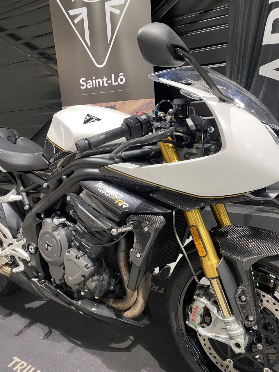 TRIUMPH SPEED TRIPLE 1200 RR 8