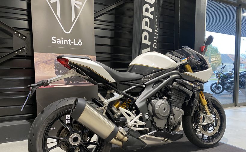 TRIUMPH SPEED TRIPLE 1200 RR 3