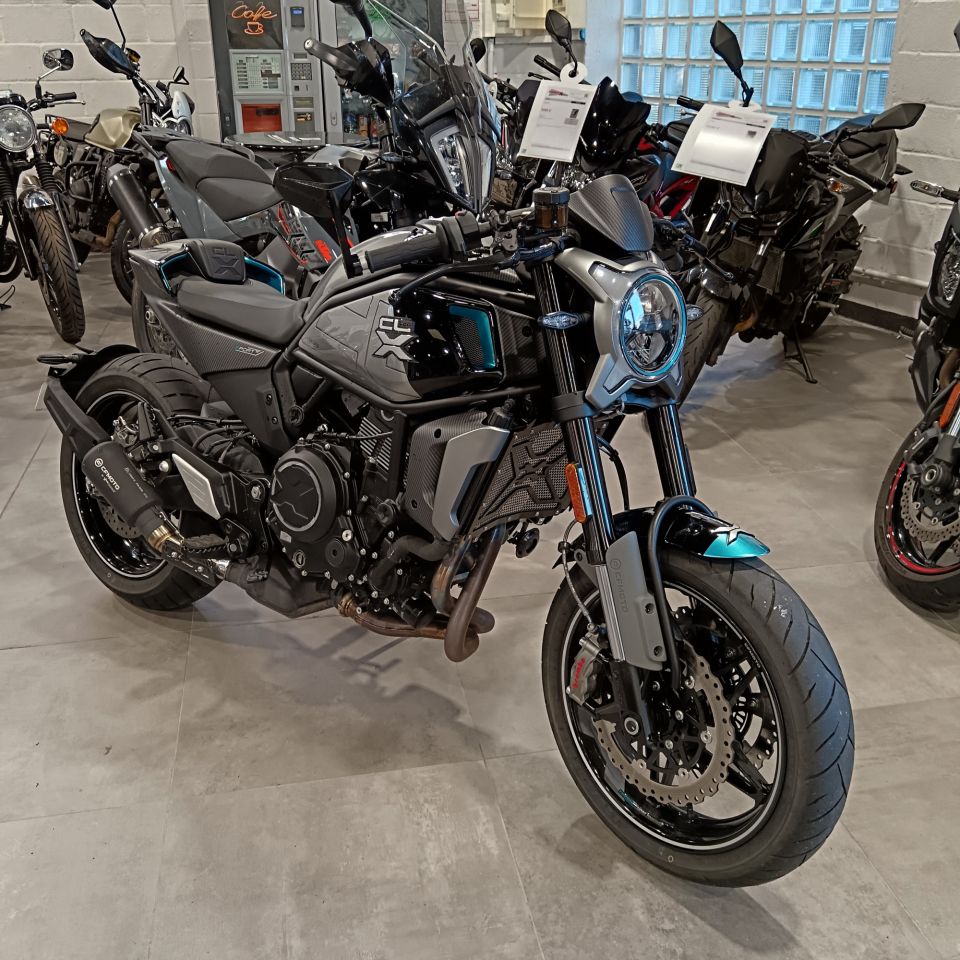CF MOTO CLX 700 SPORTS 0