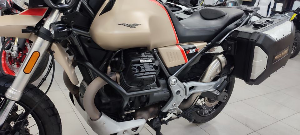 MOTO GUZZI V85 TT TRAVEL PACK 850 36